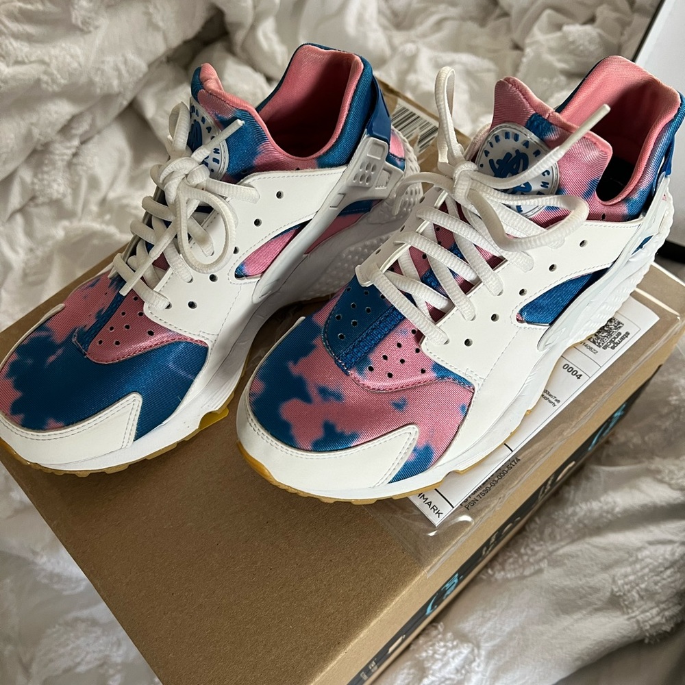 Nike Air Huarache Tie Dye Print - Picture 3 of 5